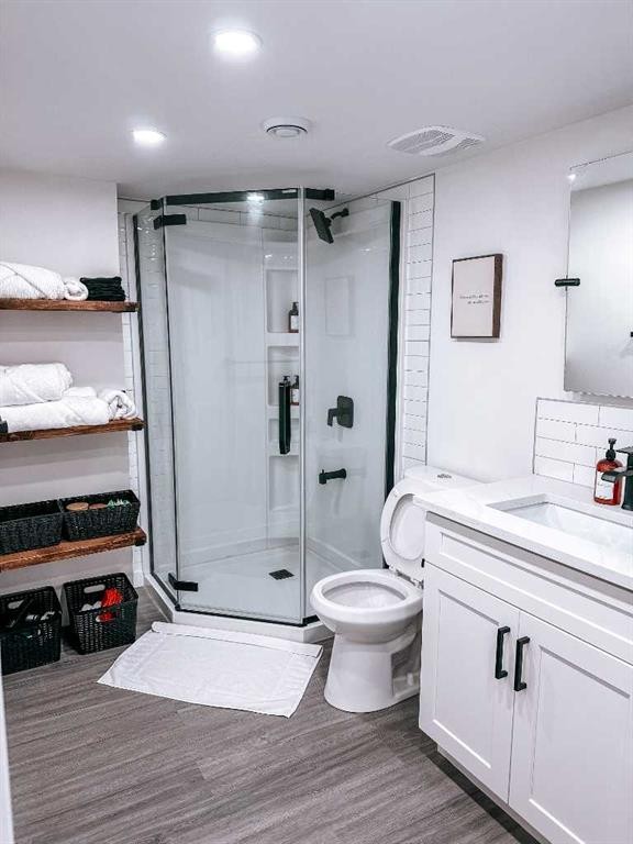 20 Rowley Common Nw, Calgary, AB - Indoor Photo Showing Bathroom
