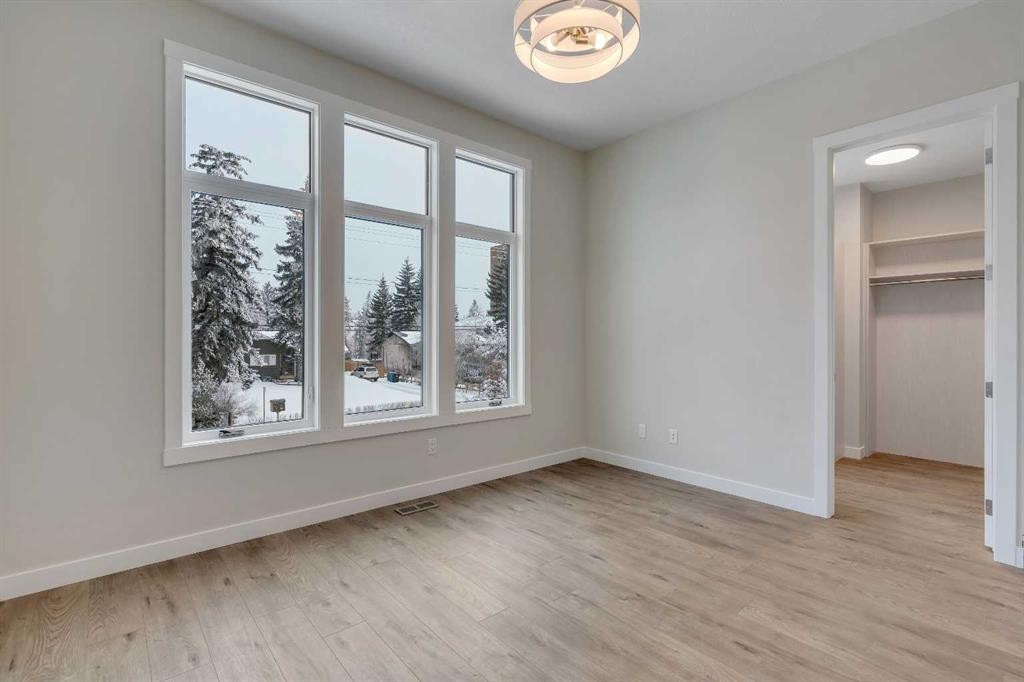 8631 48 Avenue Nw, Calgary, AB - Indoor Photo Showing Other Room