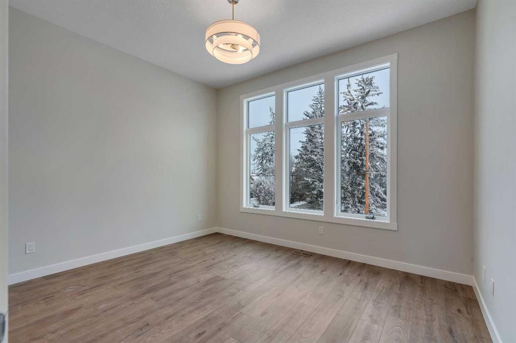 8631 48 Avenue Nw, Calgary, AB - Indoor Photo Showing Other Room