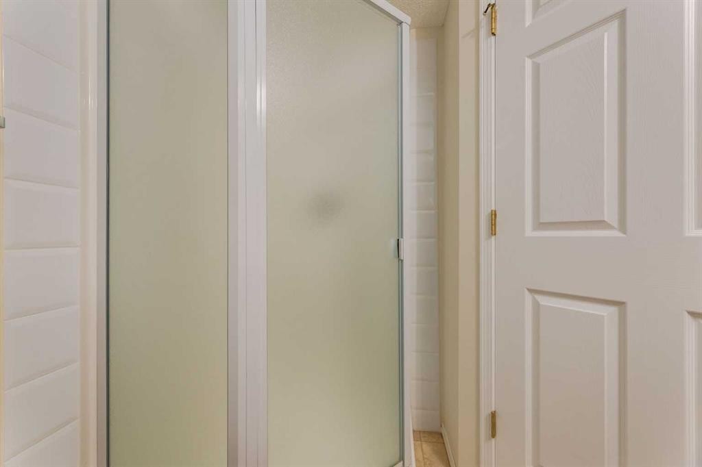 3204-3204 Sienna Park Green Sw, Calgary, AB - Indoor Photo Showing Bathroom