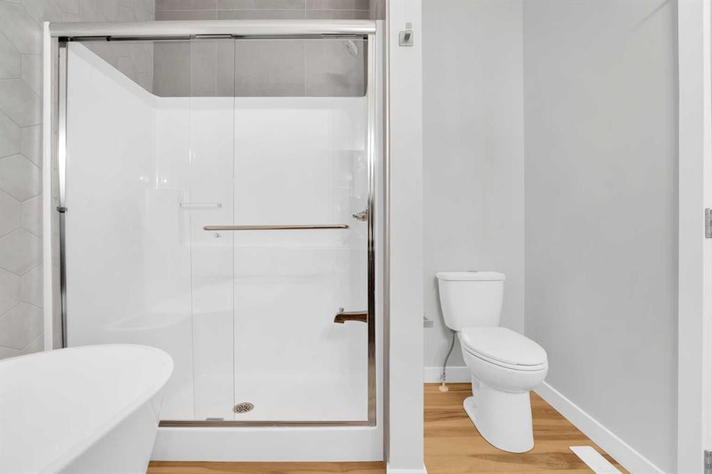 216 99 Avenue Se, Calgary, AB - Indoor Photo Showing Bathroom