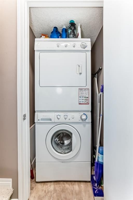 10-21 Mckenzie Towne Gate Se, Calgary, AB - Indoor Photo Showing Laundry Room