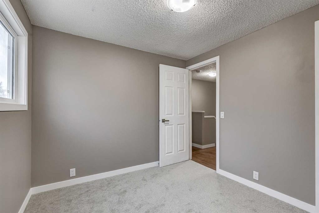 4316 4A Avenue, Calgary, AB - Indoor Photo Showing Other Room