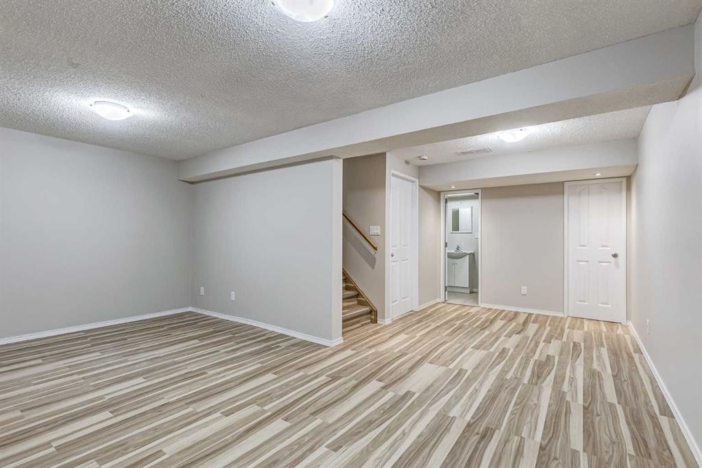 4316 4A Avenue, Calgary, AB - Indoor Photo Showing Other Room