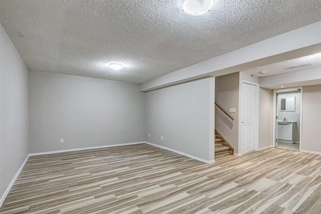 4316 4A Avenue, Calgary, AB - Indoor Photo Showing Other Room