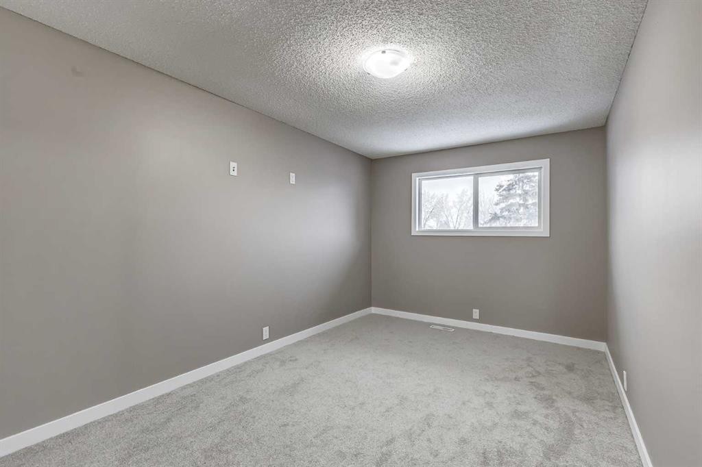 4316 4A Avenue, Calgary, AB - Indoor Photo Showing Other Room