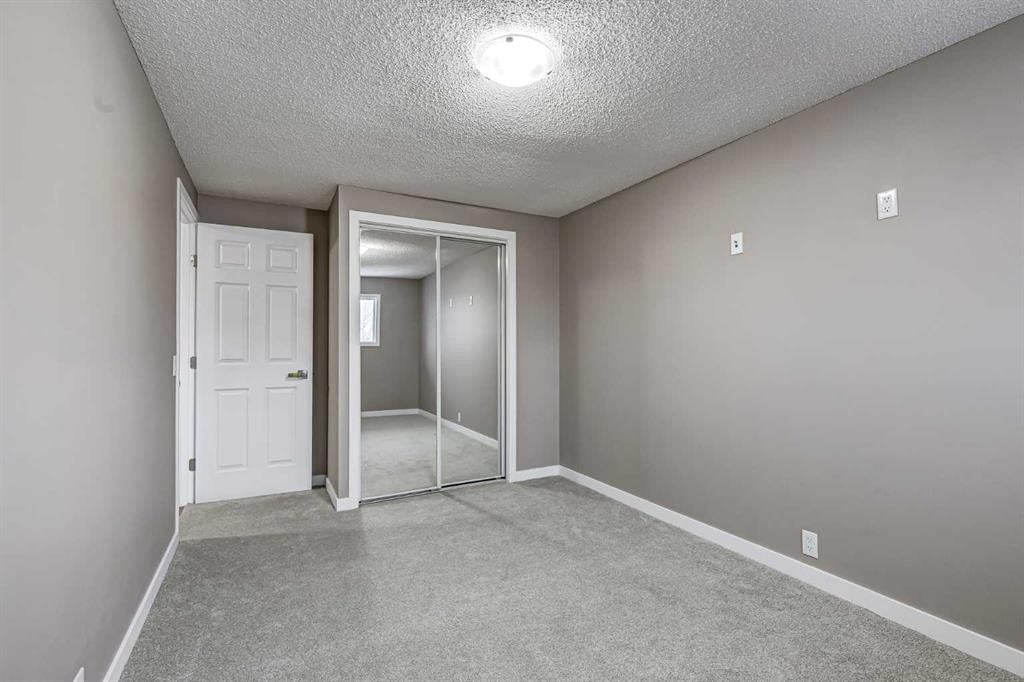 4316 4A Avenue, Calgary, AB - Indoor Photo Showing Other Room