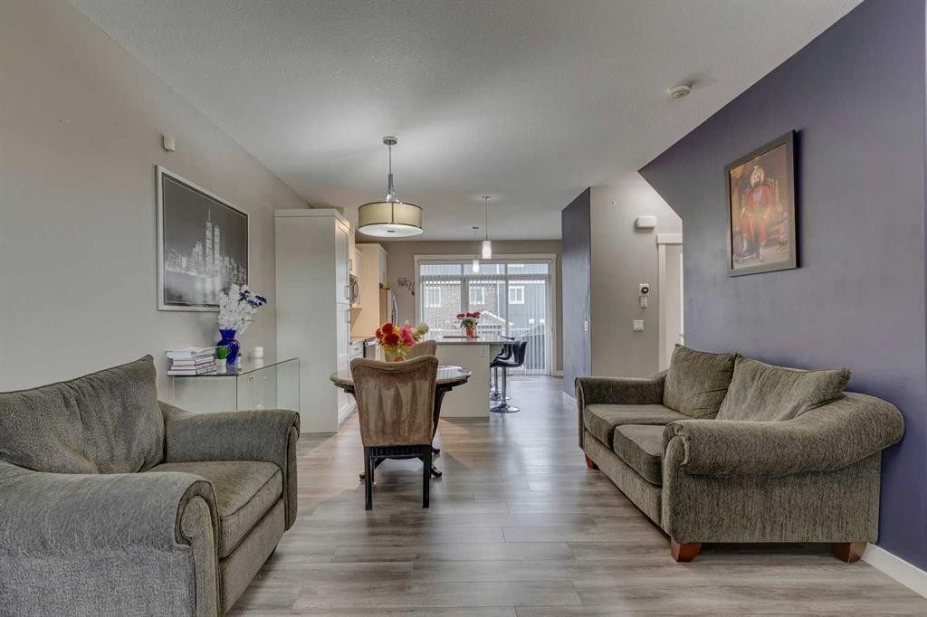 659 Evanston Manor Nw, Calgary, AB - Indoor Photo Showing Living Room