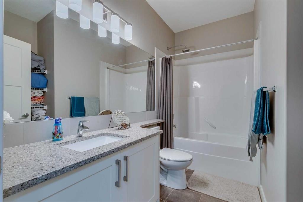 659 Evanston Manor Nw, Calgary, AB - Indoor Photo Showing Bathroom