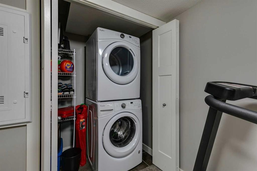 659 Evanston Manor Nw, Calgary, AB - Indoor Photo Showing Laundry Room