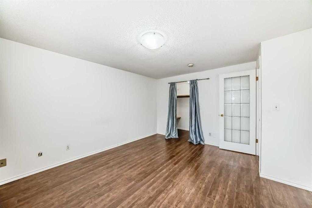 5-5400 Dalhousie Drive Nw, Calgary, AB - Indoor Photo Showing Other Room