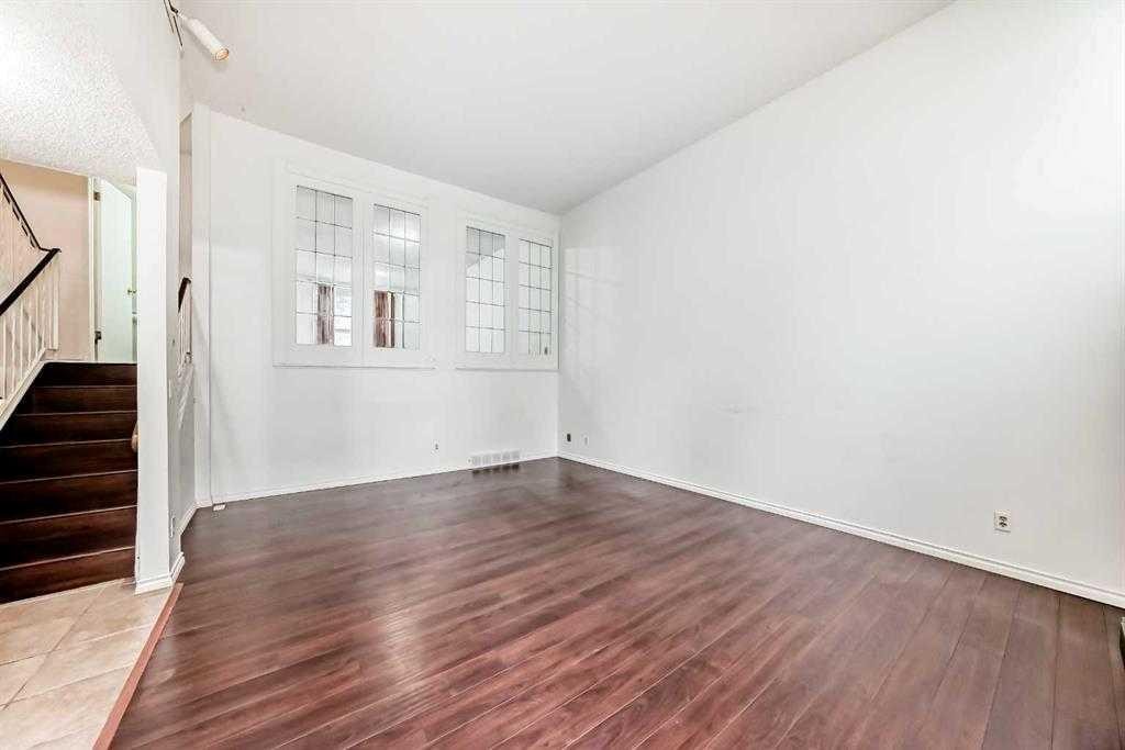 5-5400 Dalhousie Drive Nw, Calgary, AB - Indoor Photo Showing Other Room