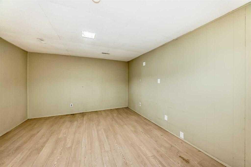5-5400 Dalhousie Drive Nw, Calgary, AB - Indoor Photo Showing Other Room