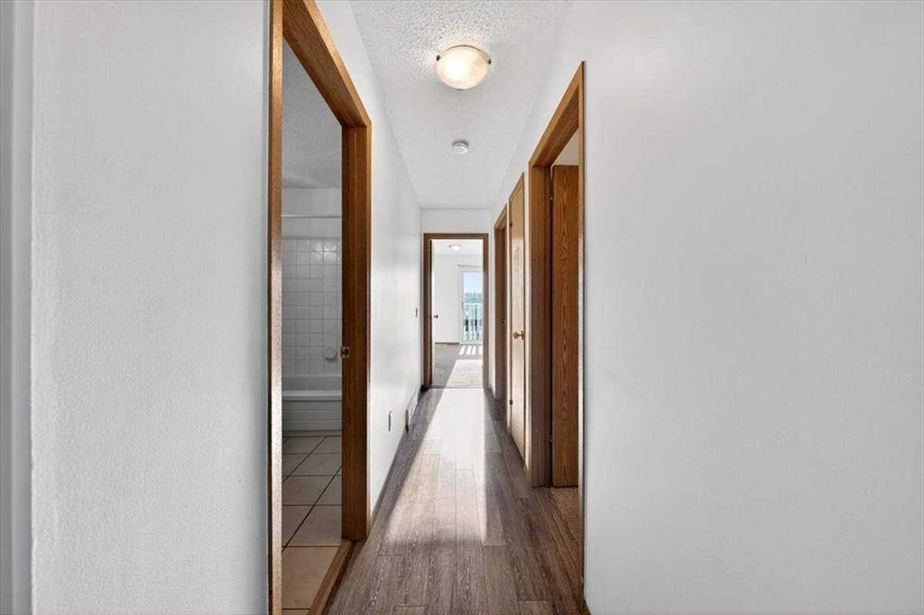 184 Falmere Way Ne, Calgary, AB - Indoor Photo Showing Other Room