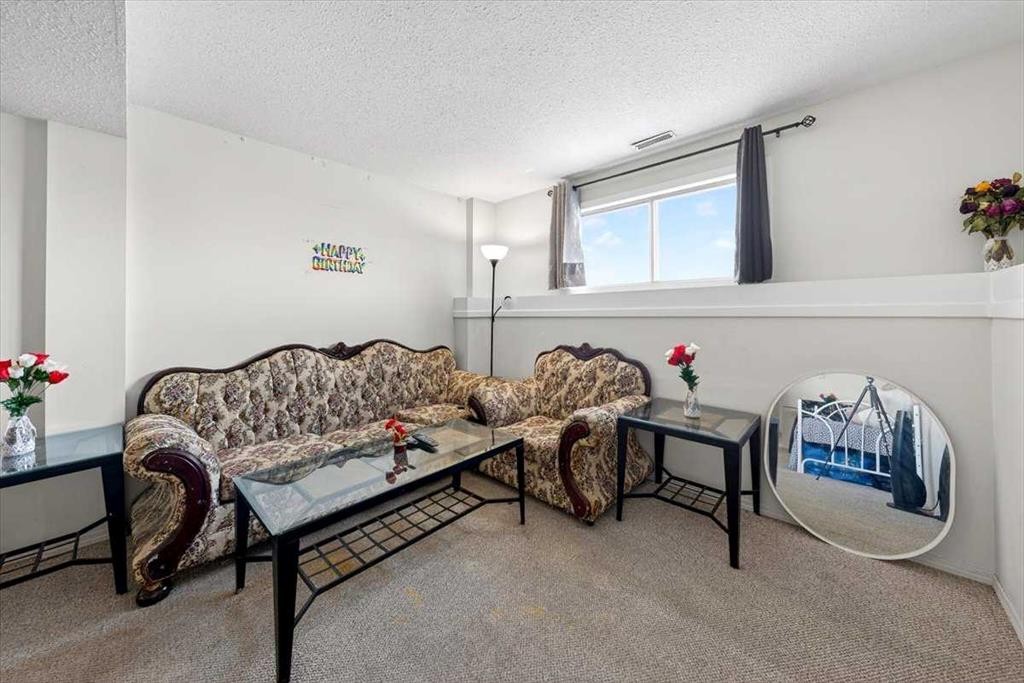 184 Falmere Way Ne, Calgary, AB - Indoor