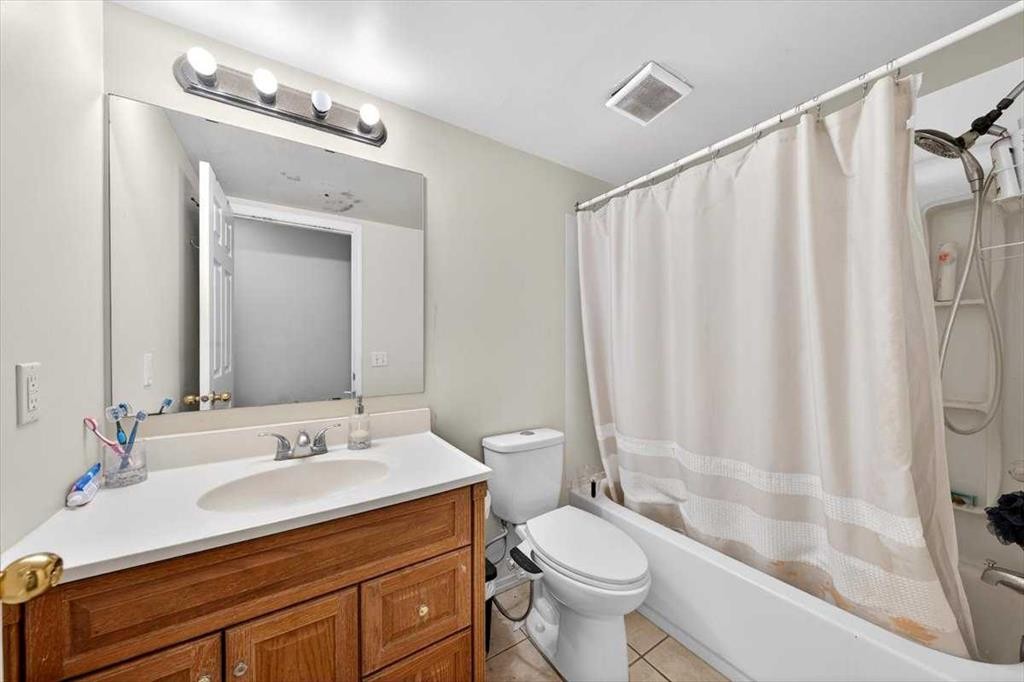 184 Falmere Way Ne, Calgary, AB - Indoor Photo Showing Bathroom