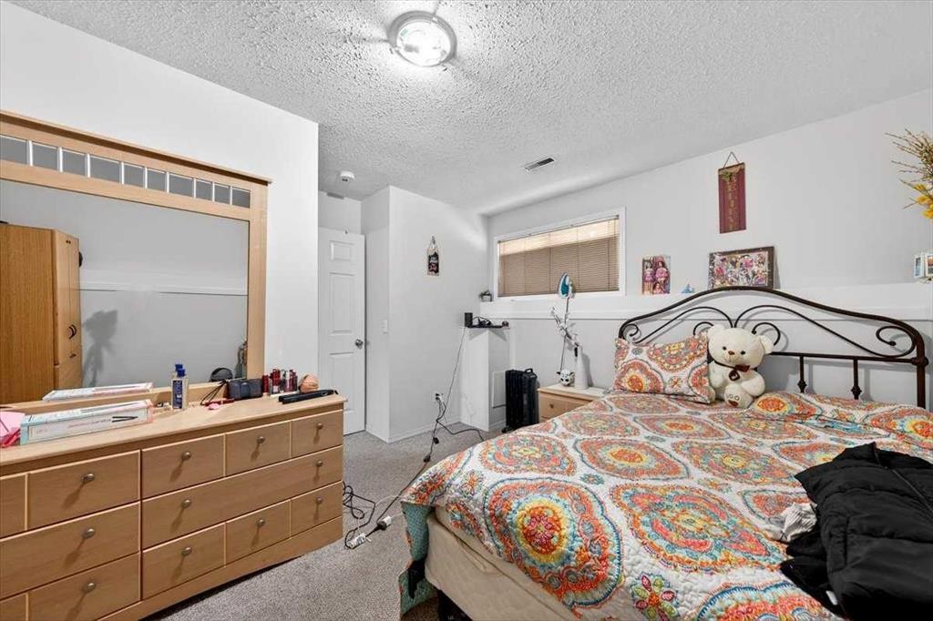 184 Falmere Way Ne, Calgary, AB - Indoor Photo Showing Bedroom