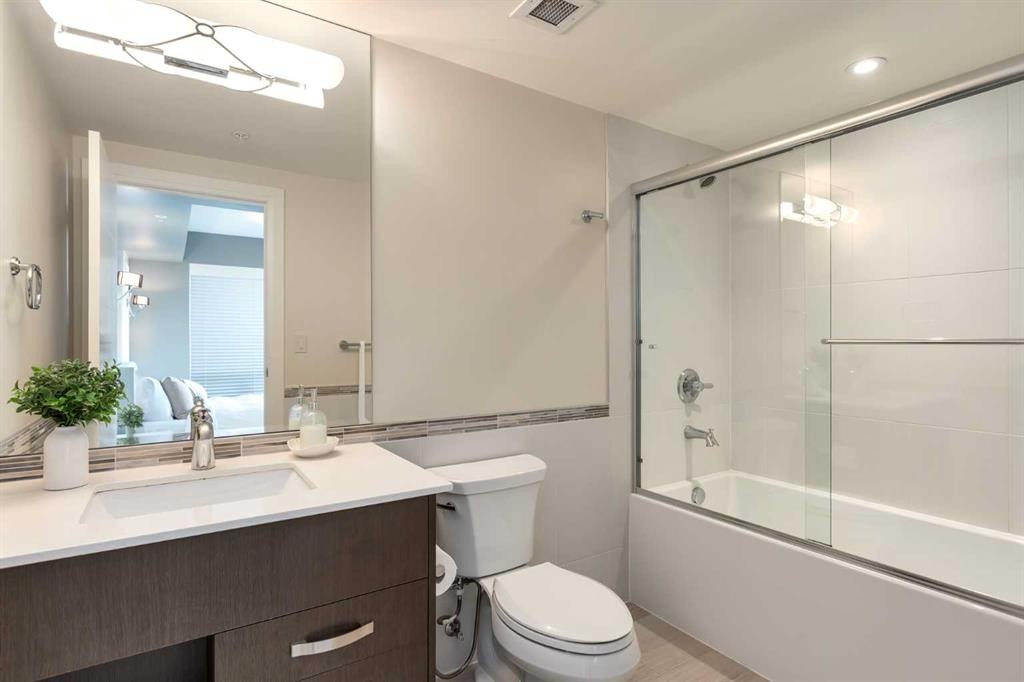2208-930 6 Avenue Sw, Calgary, AB - Indoor Photo Showing Bathroom