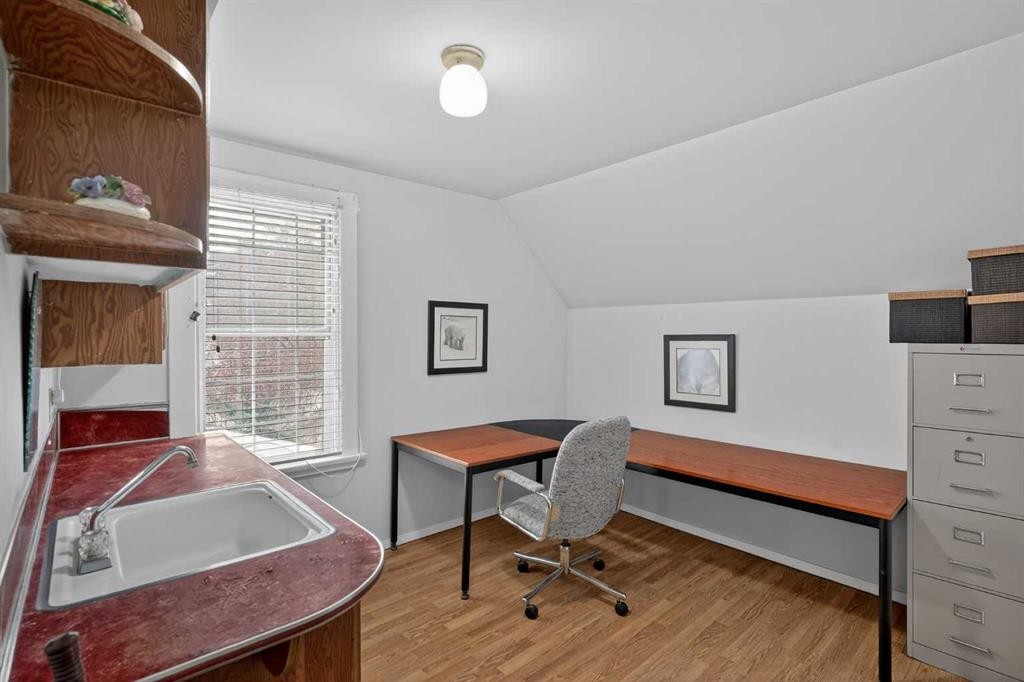 1720 11 Avenue Sw, Calgary, AB - Indoor