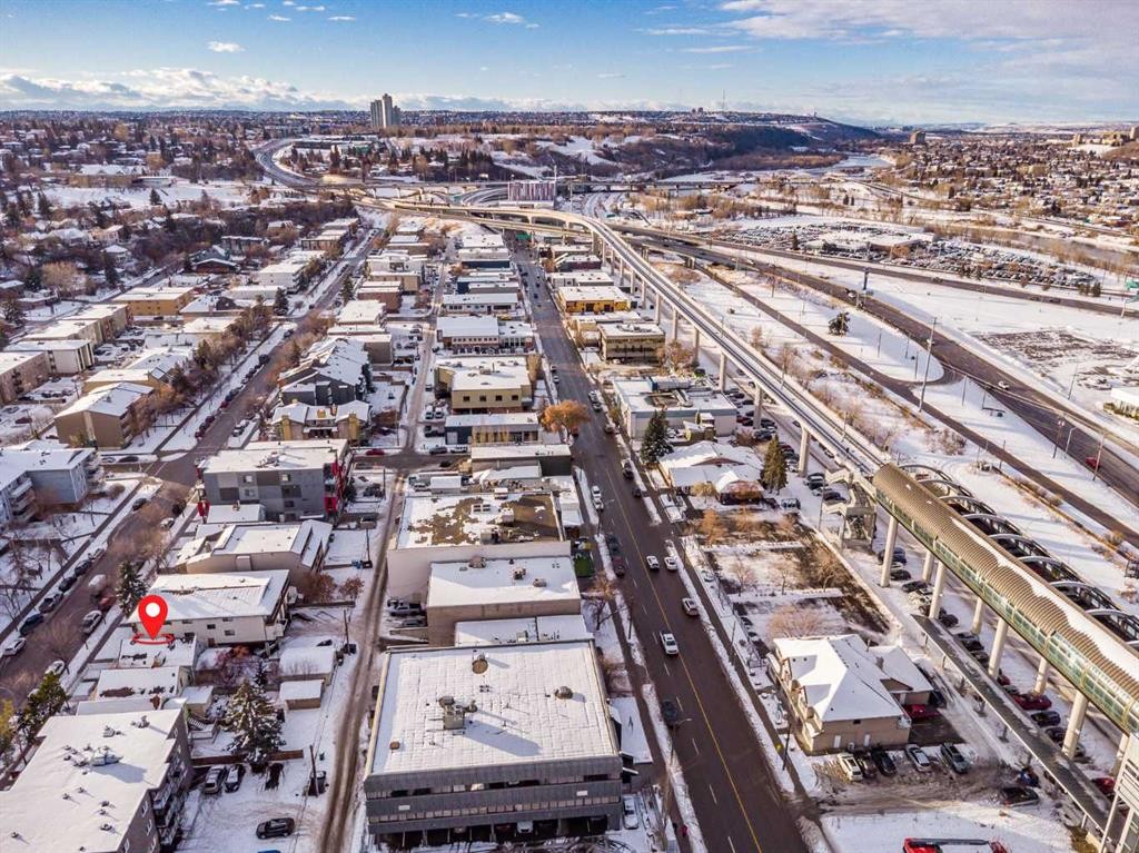 1720 11 Avenue Sw, Calgary, AB - Outdoor With View