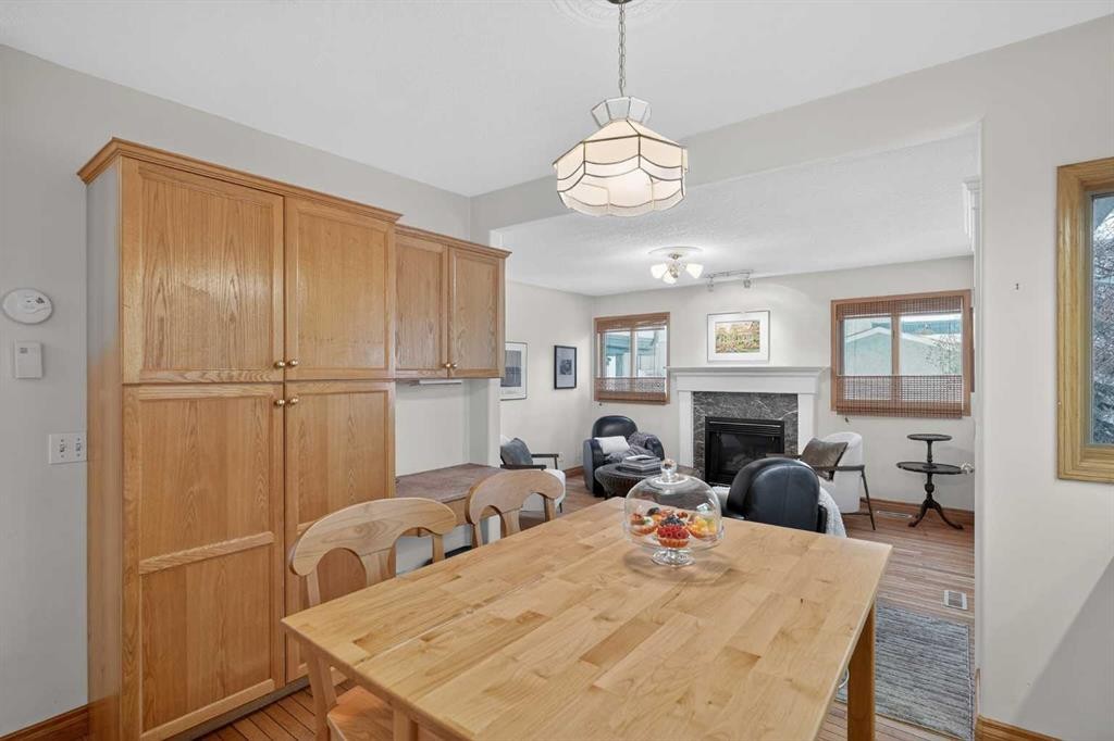 1720 11 Avenue Sw, Calgary, AB - Indoor Photo Showing Dining Room