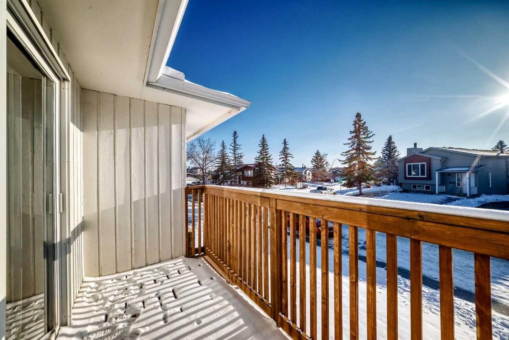 173 Castlebrook Way Ne, Calgary, AB - Outdoor With Exterior