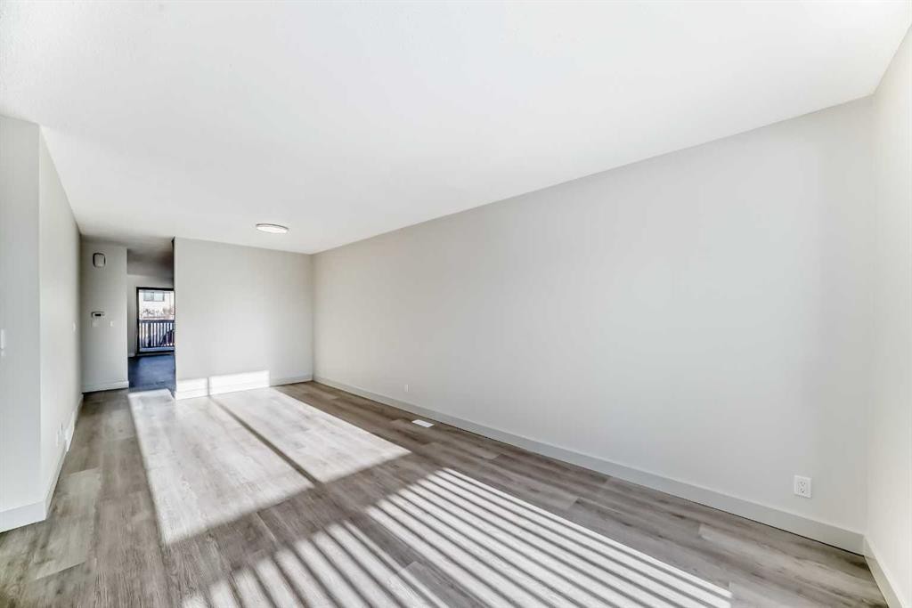 173 Castlebrook Way Ne, Calgary, AB - Indoor Photo Showing Other Room
