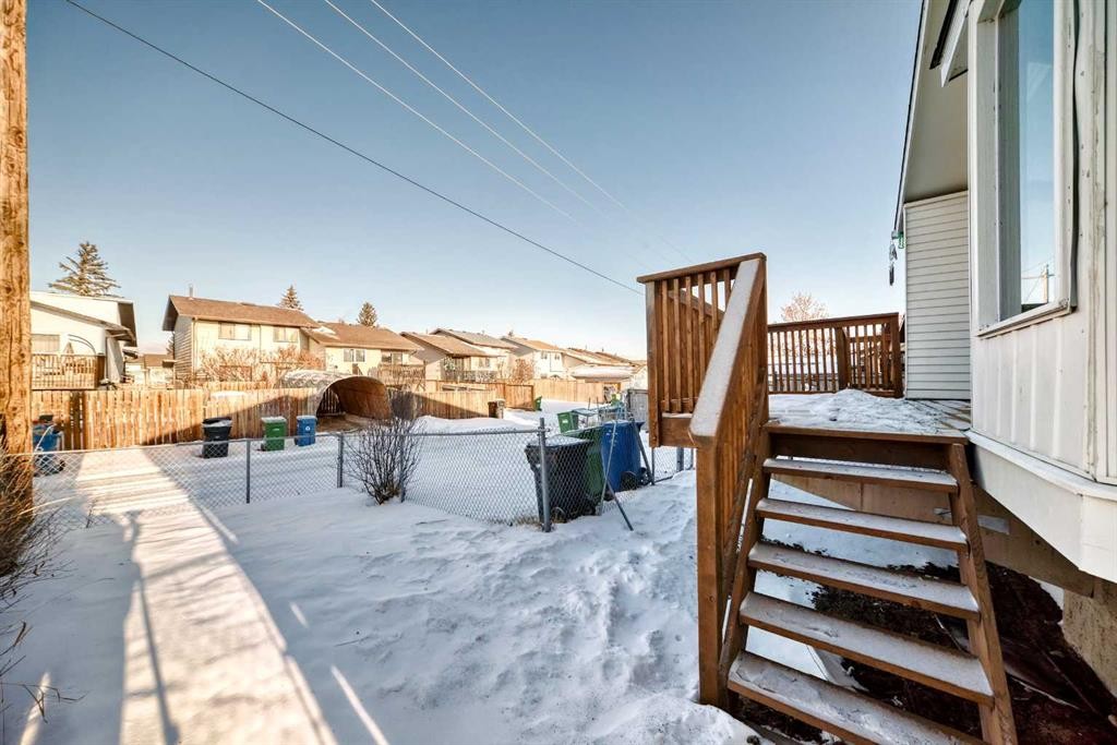 173 Castlebrook Way Ne, Calgary, AB - Outdoor With Exterior