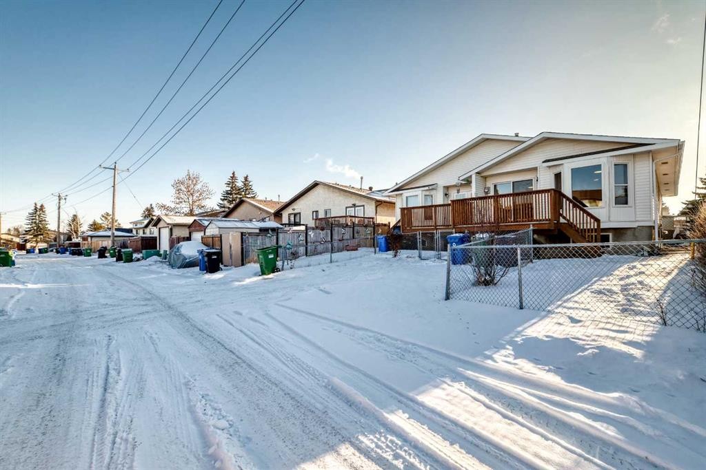 173 Castlebrook Way Ne, Calgary, AB - Outdoor
