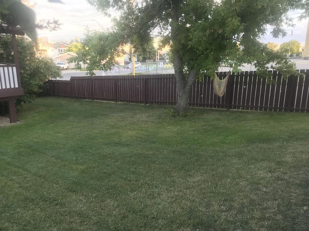 2135 Spiller Road Se, Calgary, AB - Outdoor