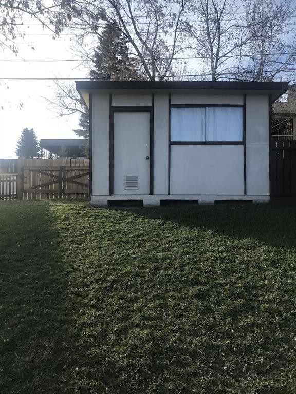 2135 Spiller Road Se, Calgary, AB - Outdoor