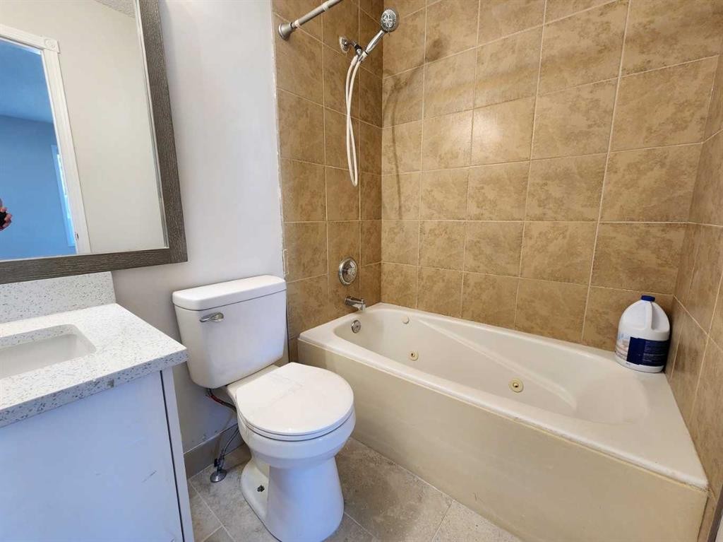 86 Harvest Rose Circle Ne, Calgary, AB - Indoor Photo Showing Bathroom