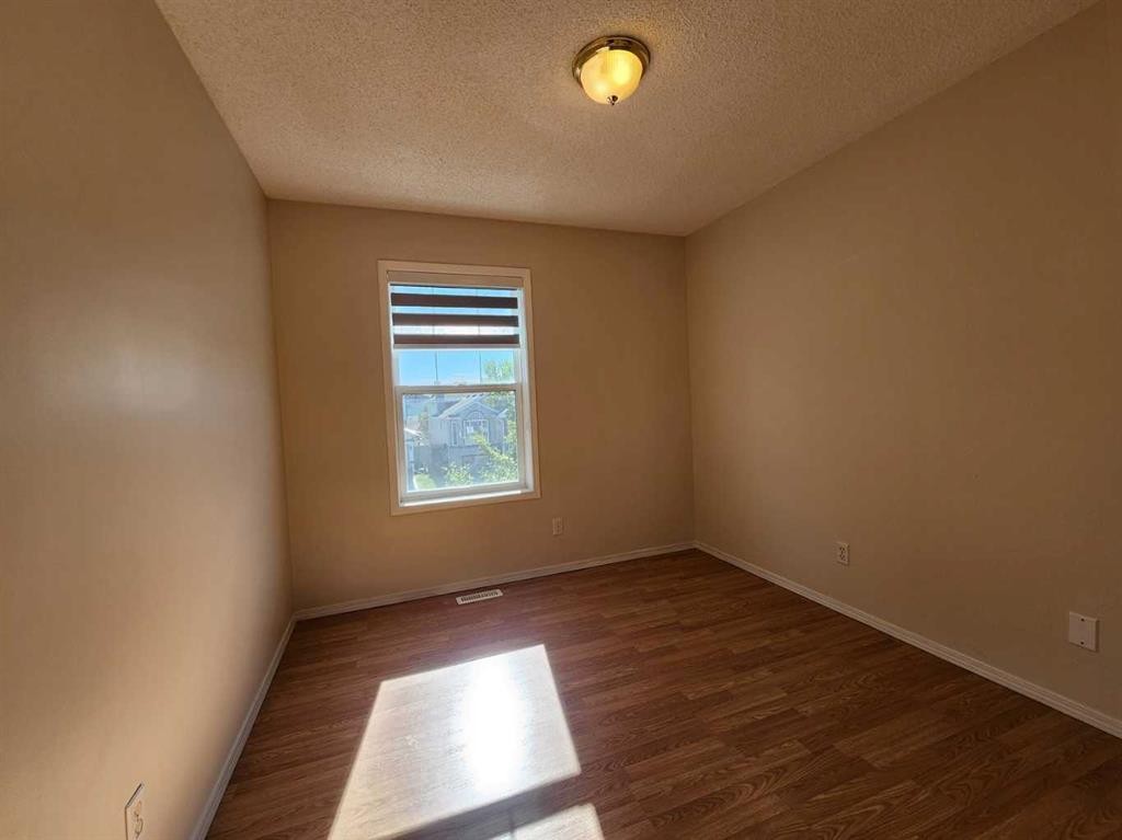 86 Harvest Rose Circle Ne, Calgary, AB - Indoor Photo Showing Other Room