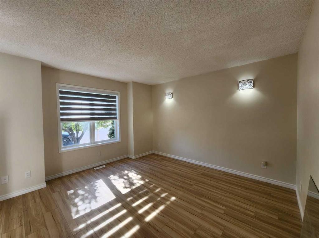 86 Harvest Rose Circle Ne, Calgary, AB - Indoor Photo Showing Other Room