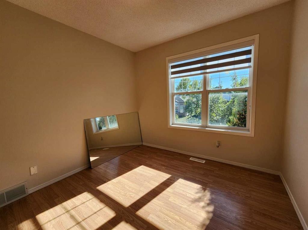 86 Harvest Rose Circle Ne, Calgary, AB - Indoor Photo Showing Other Room