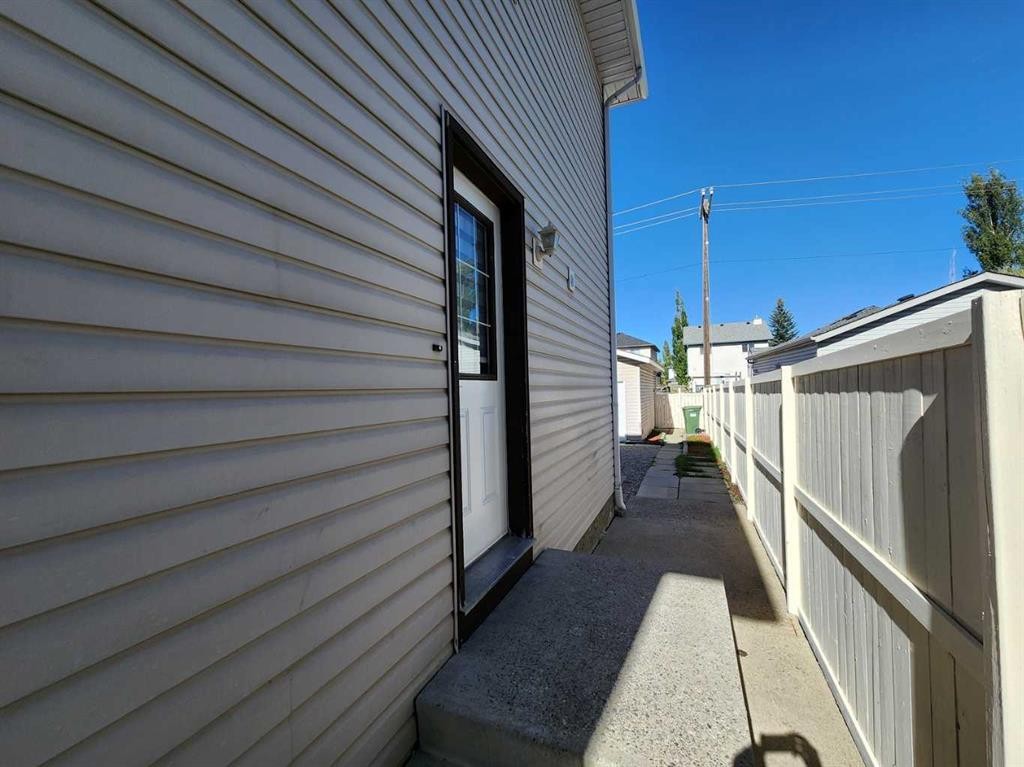 86 Harvest Rose Circle Ne, Calgary, AB - Outdoor With Exterior