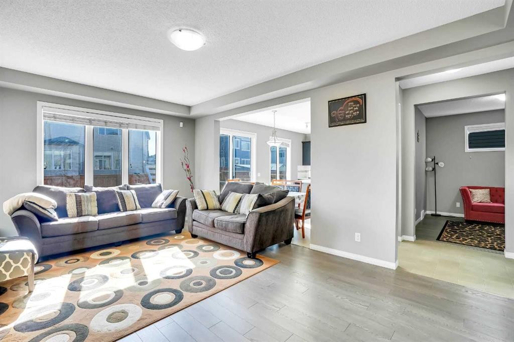 76 Cityscape Grove Ne, Calgary, AB - Indoor Photo Showing Living Room
