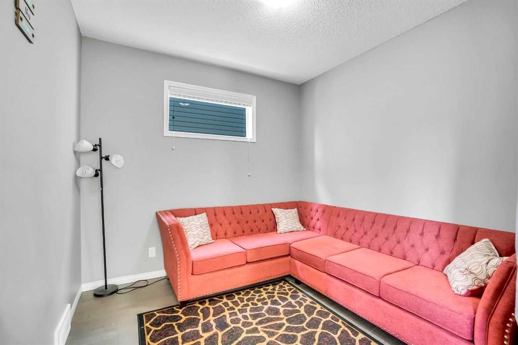 76 Cityscape Grove Ne, Calgary, AB - Indoor Photo Showing Living Room