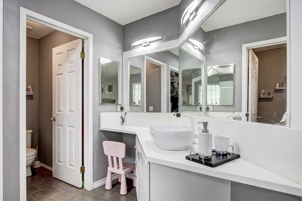 1121 Sierra Morena Court Sw, Calgary, AB - Indoor