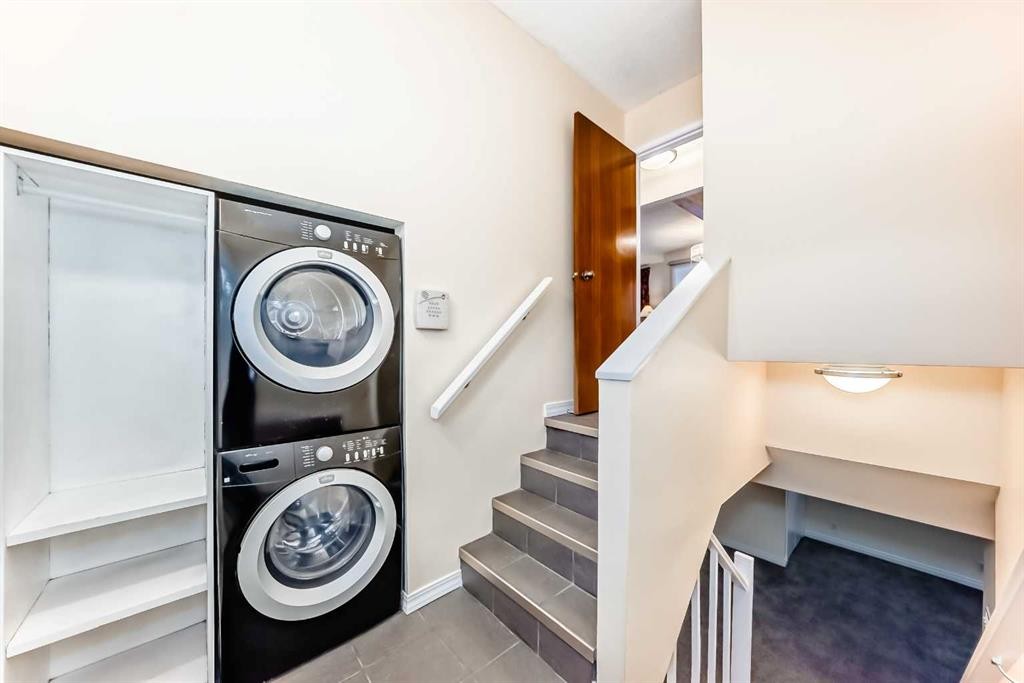 4803 Montana Drive Nw, Calgary, AB - Indoor Photo Showing Laundry Room