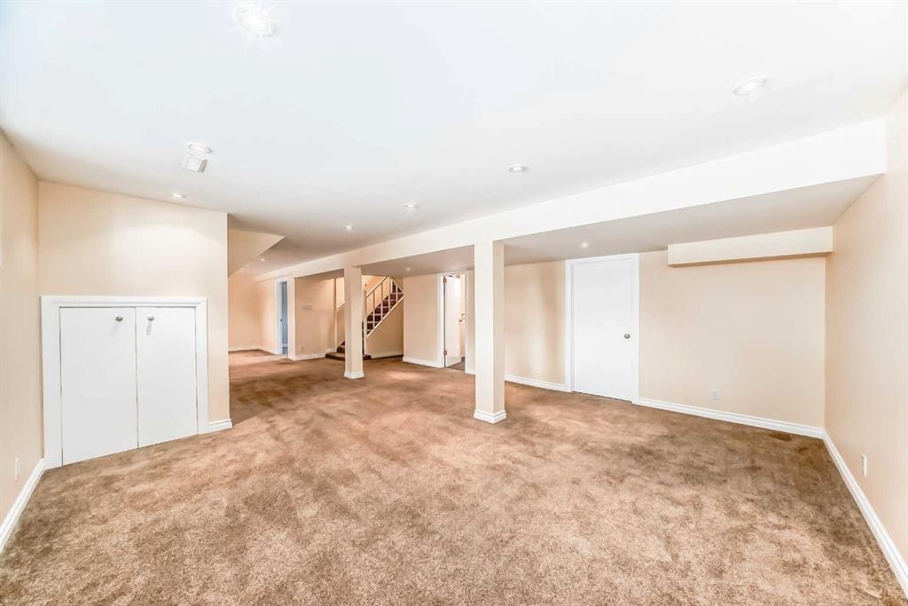 4803 Montana Drive Nw, Calgary, AB - Indoor Photo Showing Other Room