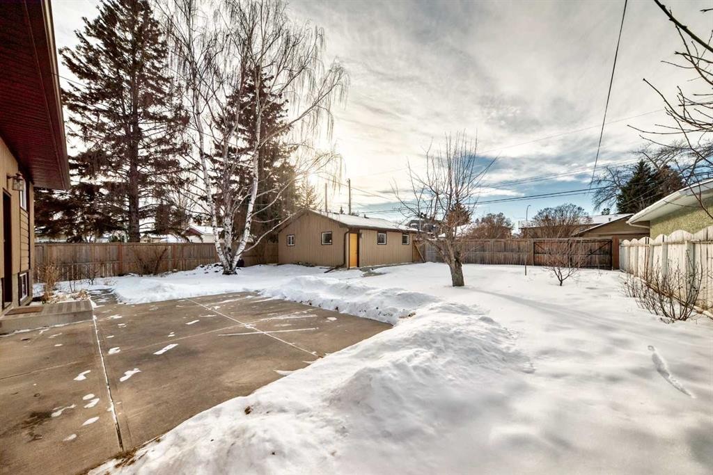 4803 Montana Drive Nw, Calgary, AB - Outdoor