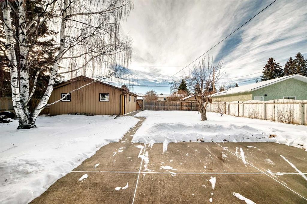 4803 Montana Drive Nw, Calgary, AB - Outdoor