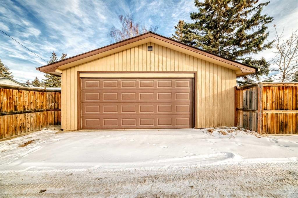 4803 Montana Drive Nw, Calgary, AB - Outdoor