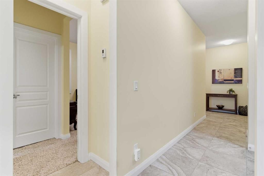 171 Evanswood Circle Nw, Calgary, AB - Indoor Photo Showing Other Room