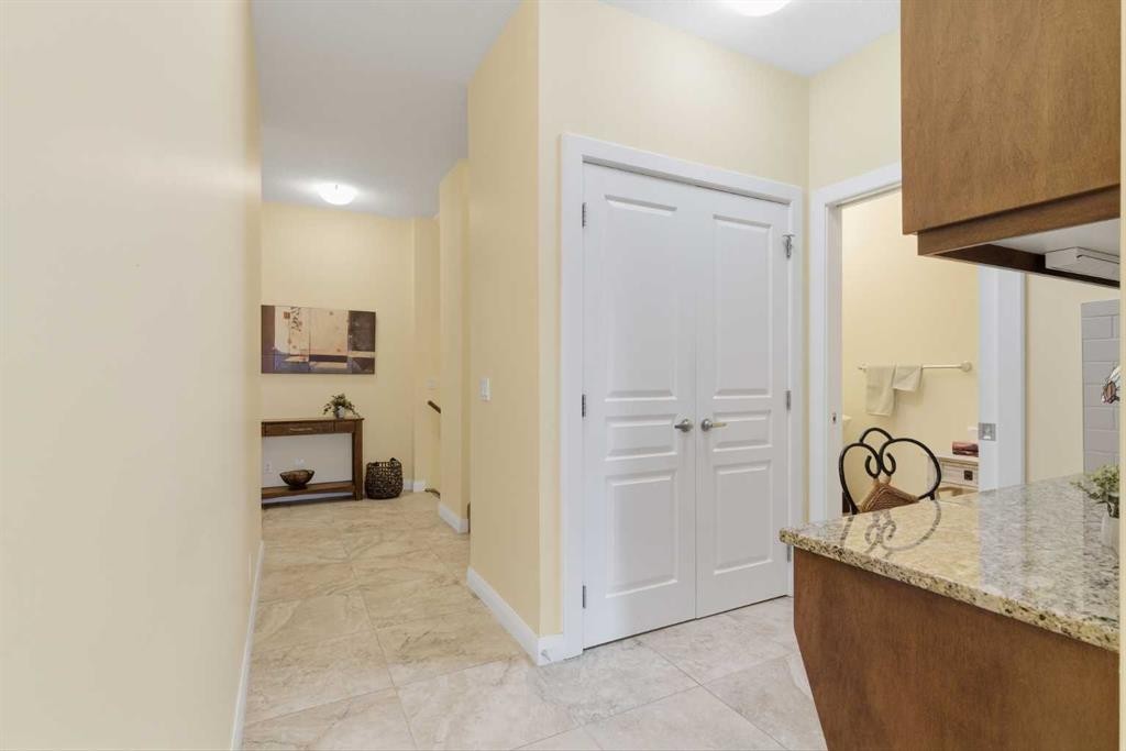 171 Evanswood Circle Nw, Calgary, AB - Indoor