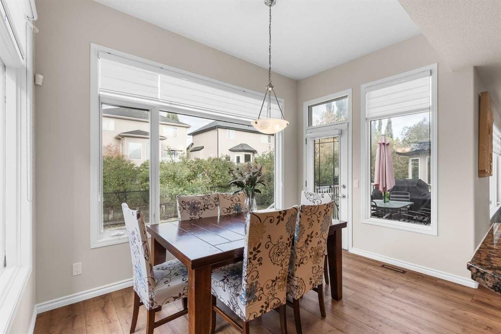 7 Everglade Circle Sw, Calgary, AB - Indoor Photo Showing Dining Room