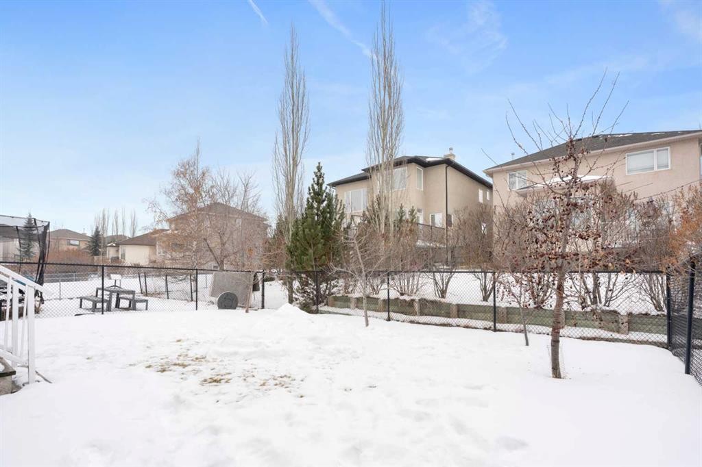 7 Everglade Circle Sw, Calgary, AB - Outdoor