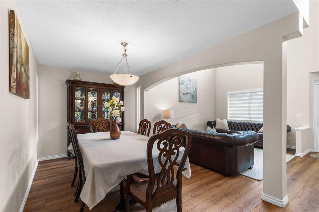 7 Everglade Circle Sw, Calgary, AB - Indoor Photo Showing Dining Room