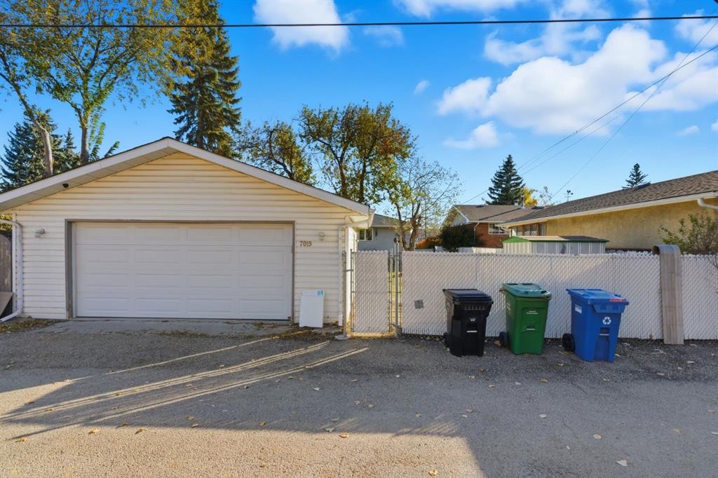 7019 20 Street Se, Calgary, AB - Outdoor